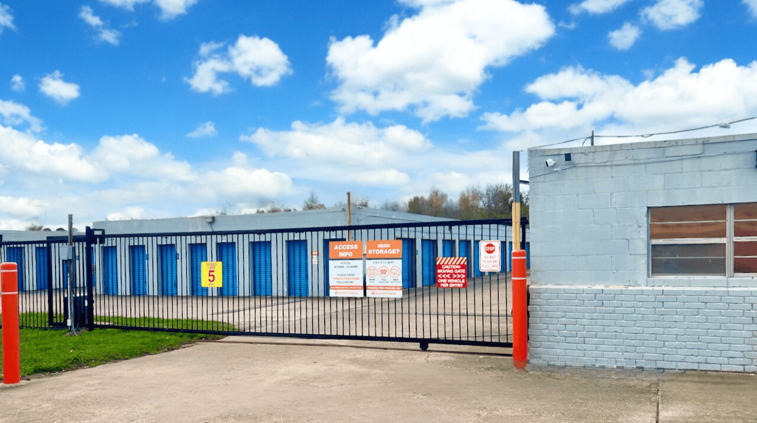 secure self storage beaumont